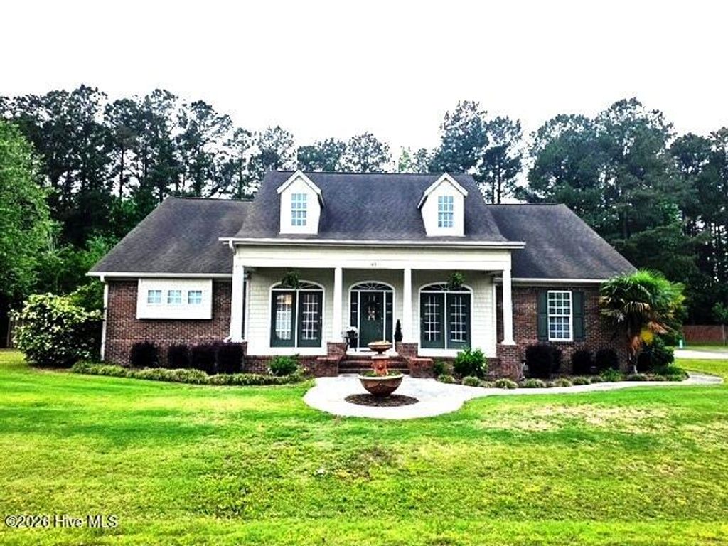 Photo of 103 Wayfarer Drive, Rocky Point, NC 28457 (MLS # 100571167)