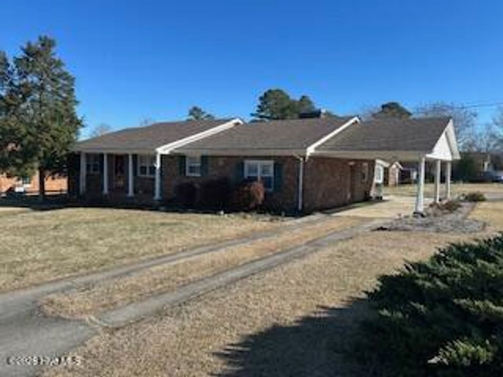 Photo of 301 Hampton Drive, Plymouth, NC 27962 (MLS # 100557220)
