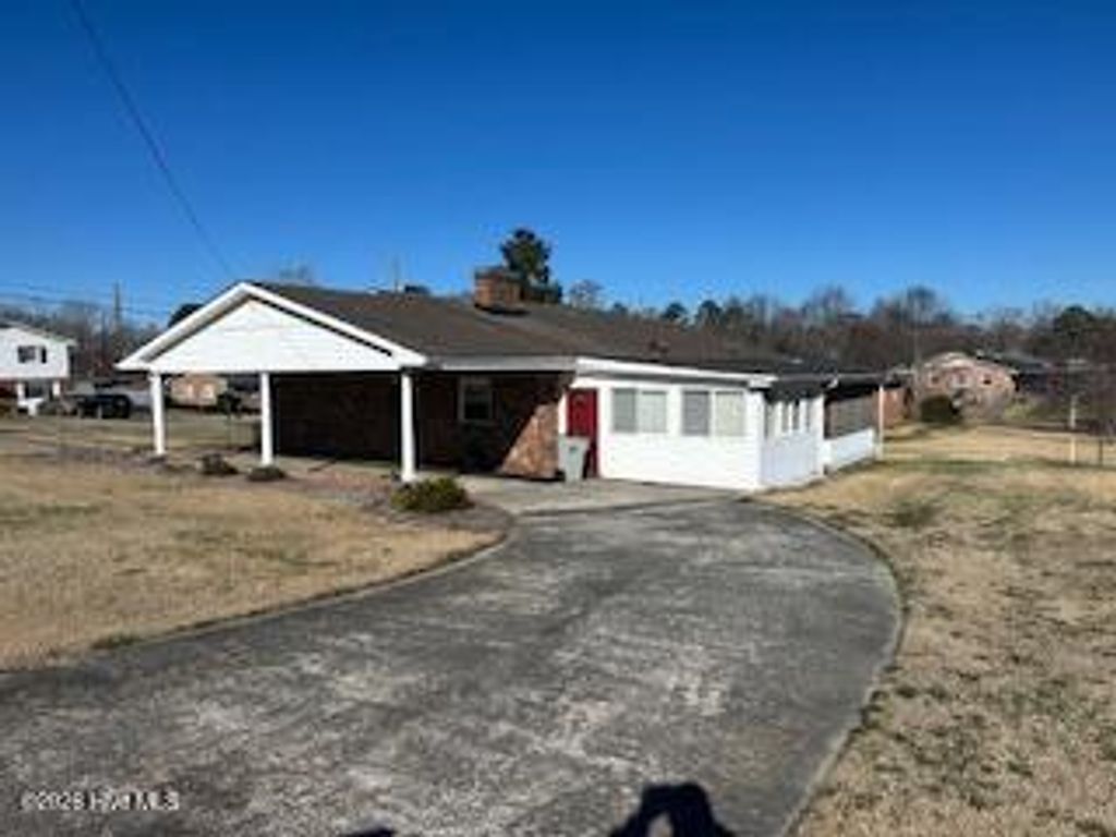 Photo of 301 Hampton Drive, Plymouth, NC 27962 (MLS # 100557220)