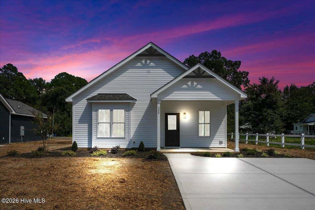 Photo of 306 S Sycamore Street, Fremont, NC 27830 (MLS # 100597010)