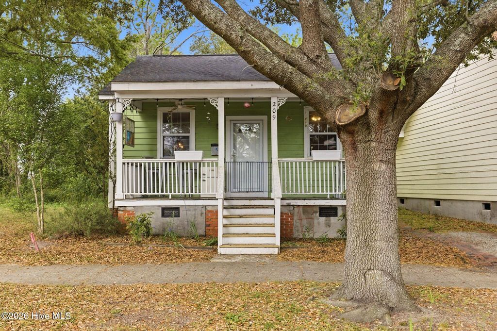 Photo of 209 Mcrae Street, Wilmington, NC 28401 (MLS # 100564612)