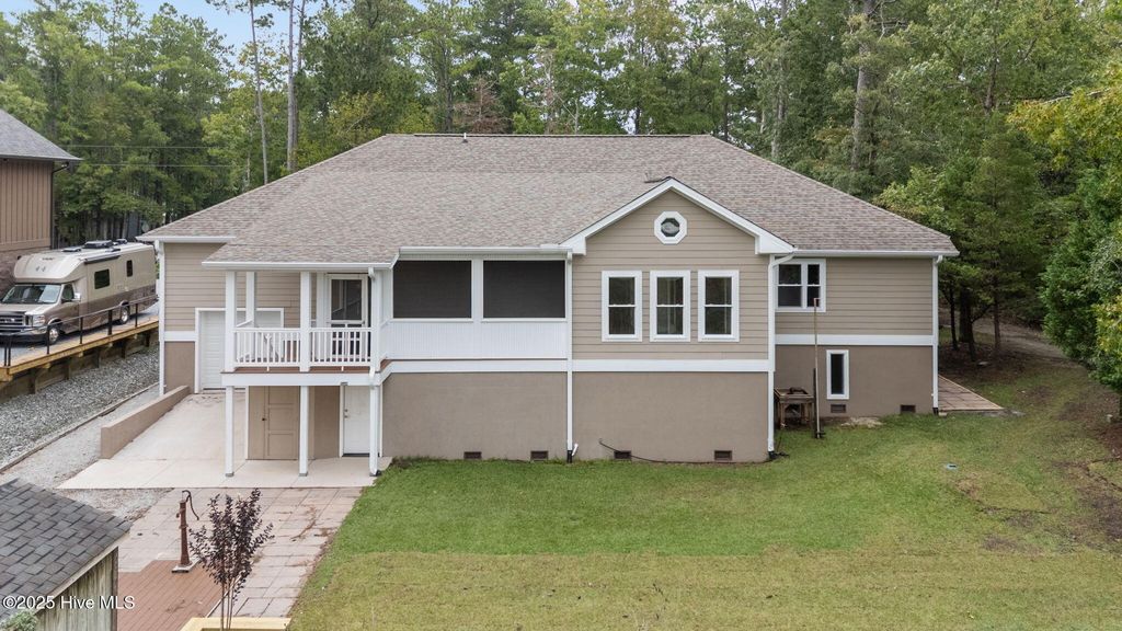 Photo of 402 Whittaker Point Road, Oriental, NC 28571 (MLS # 100536325)