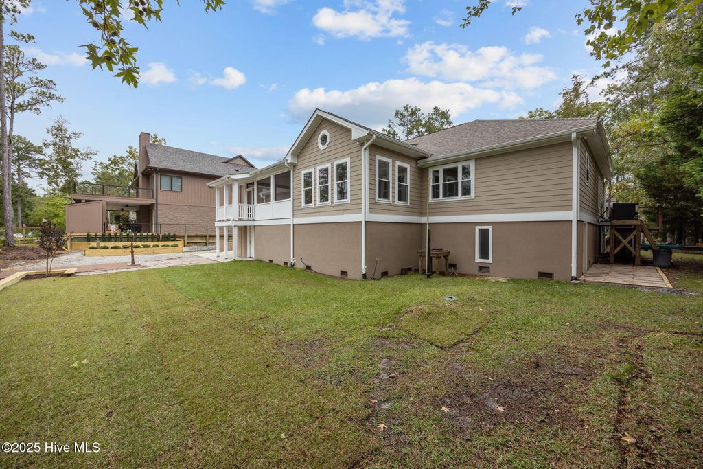 Photo of 402 Whittaker Point Road, Oriental, NC 28571 (MLS # 100536325)