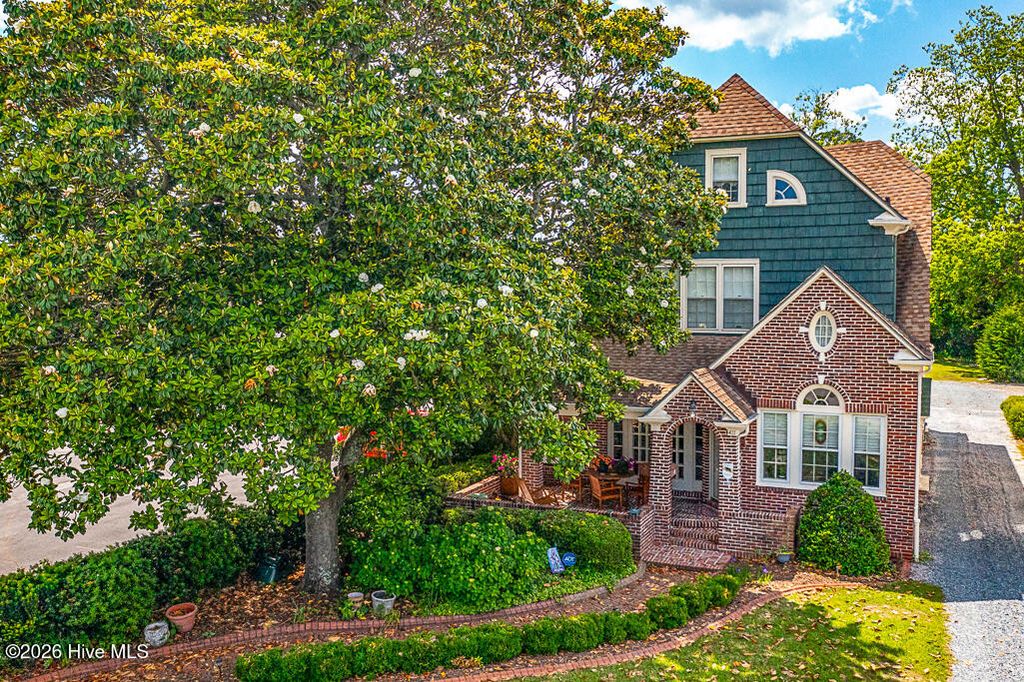 Photo of 411 E Front Street, New Bern, NC (MLS # 100573110)