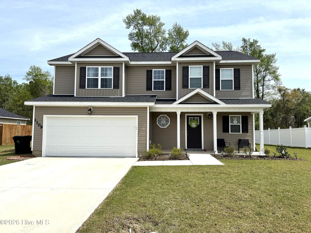 Photo of 1109 Carteret Manor Drive, Jacksonville, NC 28546 (MLS # 100566656)