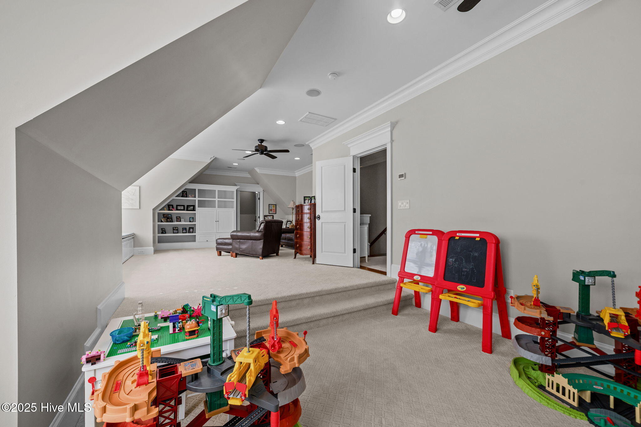 Greenville, North Carolina 27858, United States, 5 Bedrooms Bedrooms, ,4 BathroomsBathrooms,Residential,Pending,255934