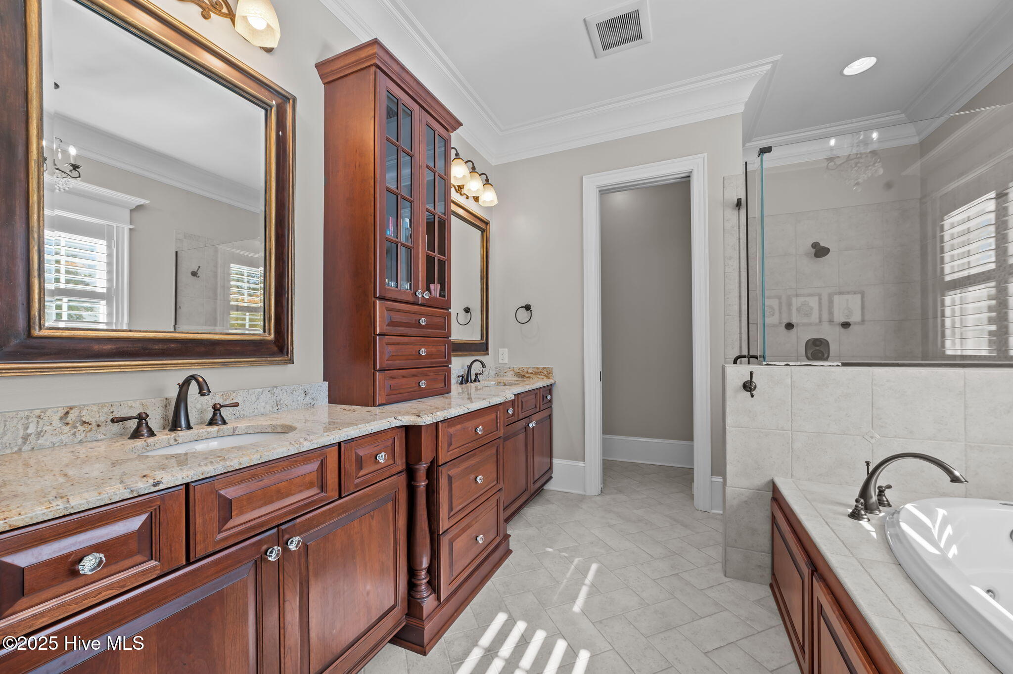 Greenville, North Carolina 27858, United States, 5 Bedrooms Bedrooms, ,4 BathroomsBathrooms,Residential,Pending,255934