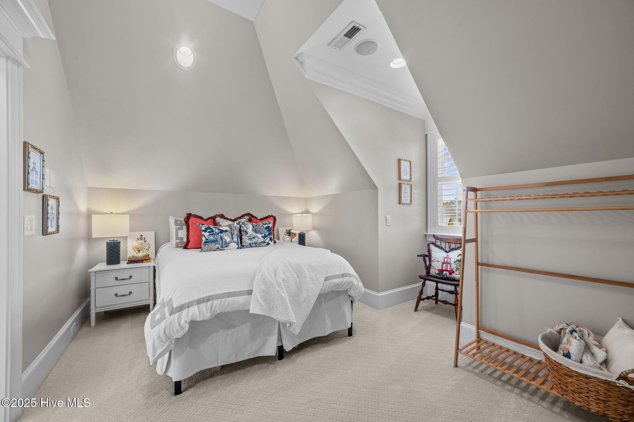 Greenville, North Carolina 27858, United States, 5 Bedrooms Bedrooms, ,4 BathroomsBathrooms,Residential,Pending,255934