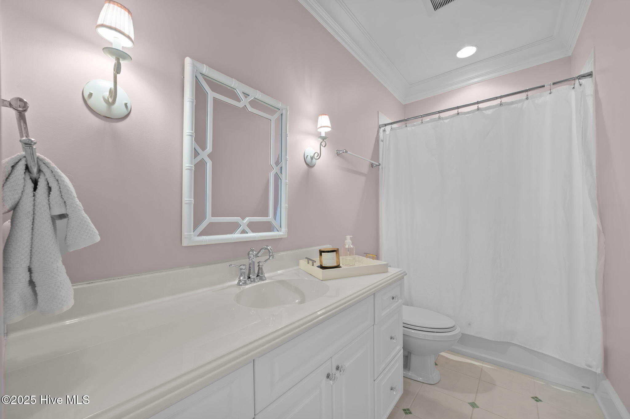 Greenville, North Carolina 27858, United States, 5 Bedrooms Bedrooms, ,4 BathroomsBathrooms,Residential,Pending,255934