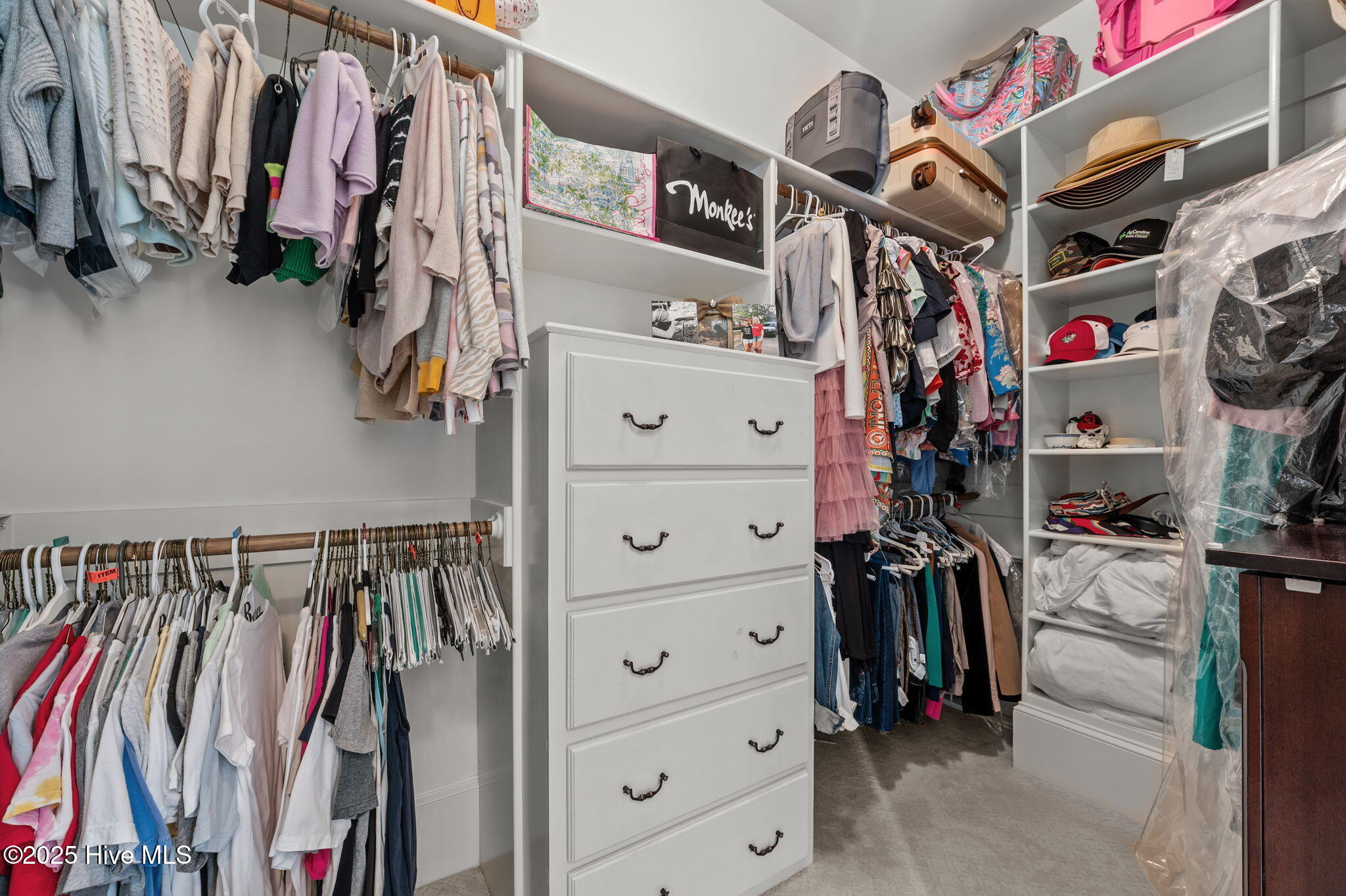 Greenville, North Carolina 27858, United States, 5 Bedrooms Bedrooms, ,4 BathroomsBathrooms,Residential,Pending,255934