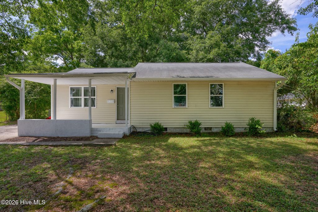 Photo of 901 Davis Street, Jacksonville, NC (MLS # 100572972)