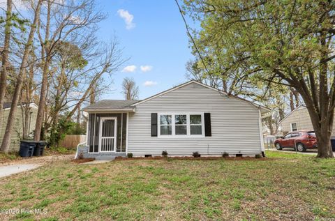 Photo of 522 Oak Lane, Jacksonville, NC 28540 (MLS # 100560188)