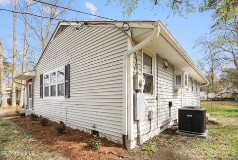 Tiny photo for 522 Oak Lane, Jacksonville, NC 28540 (MLS # 100560188)