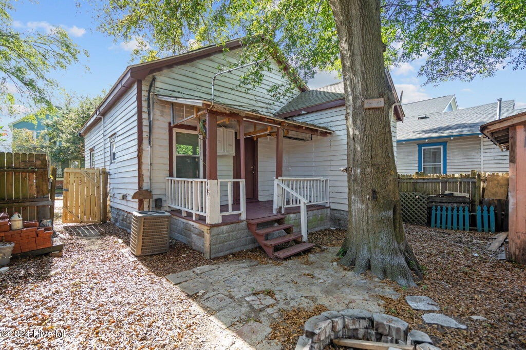 Photo of 317 Queen Street, Wilmington, NC 28401 (MLS # 100580750)