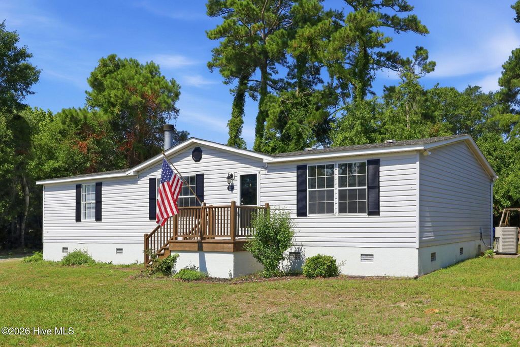 Photo of 122 Lejeune Road, Cape Carteret, NC 28584 (MLS # 100588283)