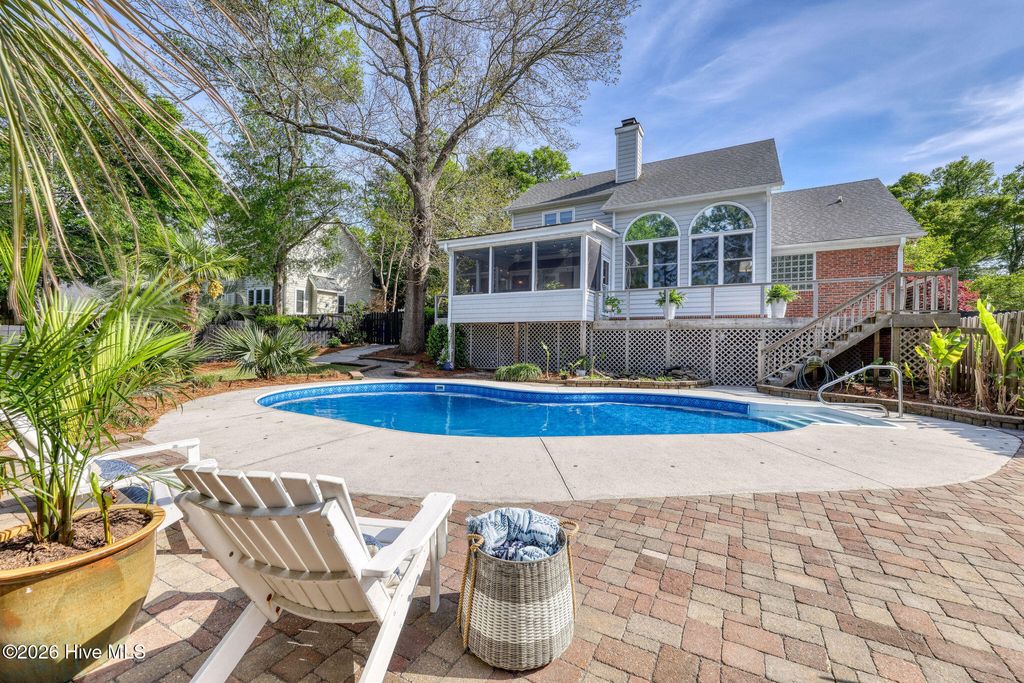 Photo of 1501 Southeast Harbor Drive, Wilmington, NC 28409 (MLS # 100567317)