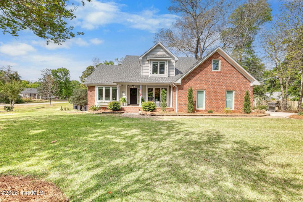 Photo of 1501 Southeast Harbor Drive, Wilmington, NC 28409 (MLS # 100567317)