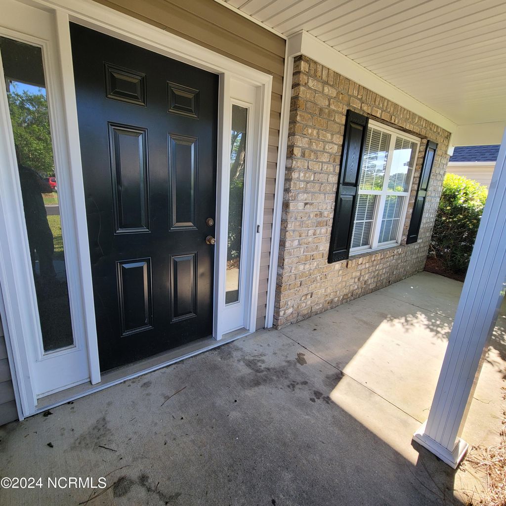 Photo of 426 Foxwood Lane, Wilmington, NC 28409 (MLS # 100550472)