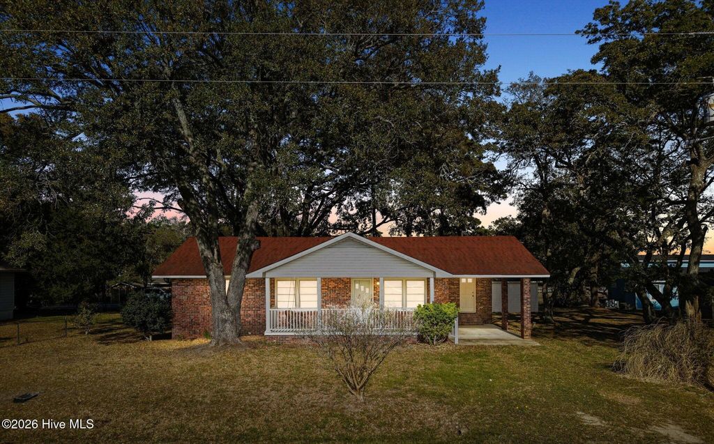 Photo of 2015 Ocean Haven Road SW, Ocean Isle Beach, NC 28469 (MLS # 100562927)