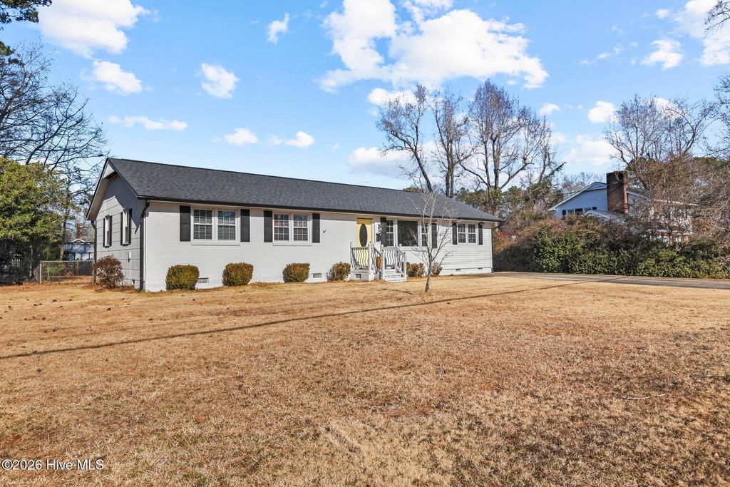 Photo of 3002 Northwoods Drive, Jacksonville, NC 28540 (MLS # 100553345)
