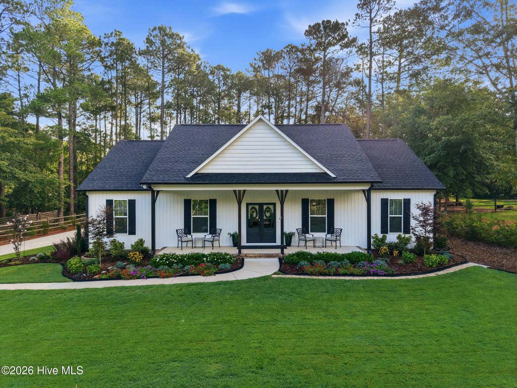 Photo of 105 Stallion Drive, West End, NC 27376 (MLS # 100596214)