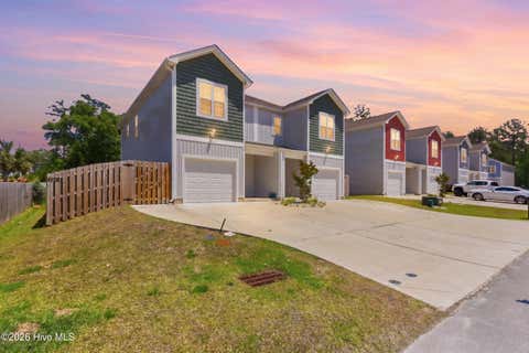 Townhouse For Sale - 220 Holly Sands Loop<br/> Holly Ridge, NC 28445