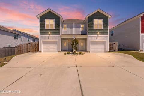 Townhouse For Sale - 220 Holly Sands Loop<br/> Holly Ridge, NC 28445