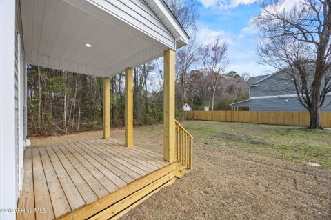 Tiny photo for 709 W Hayes Street, Burgaw, NC 28425 (MLS # 100559895)