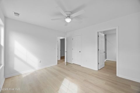 Tiny photo for 709 W Hayes Street, Burgaw, NC 28425 (MLS # 100559895)