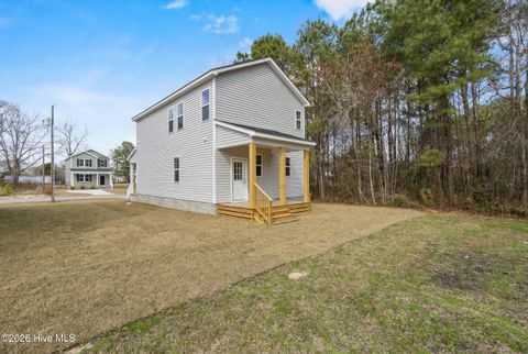 Tiny photo for 709 W Hayes Street, Burgaw, NC 28425 (MLS # 100559895)