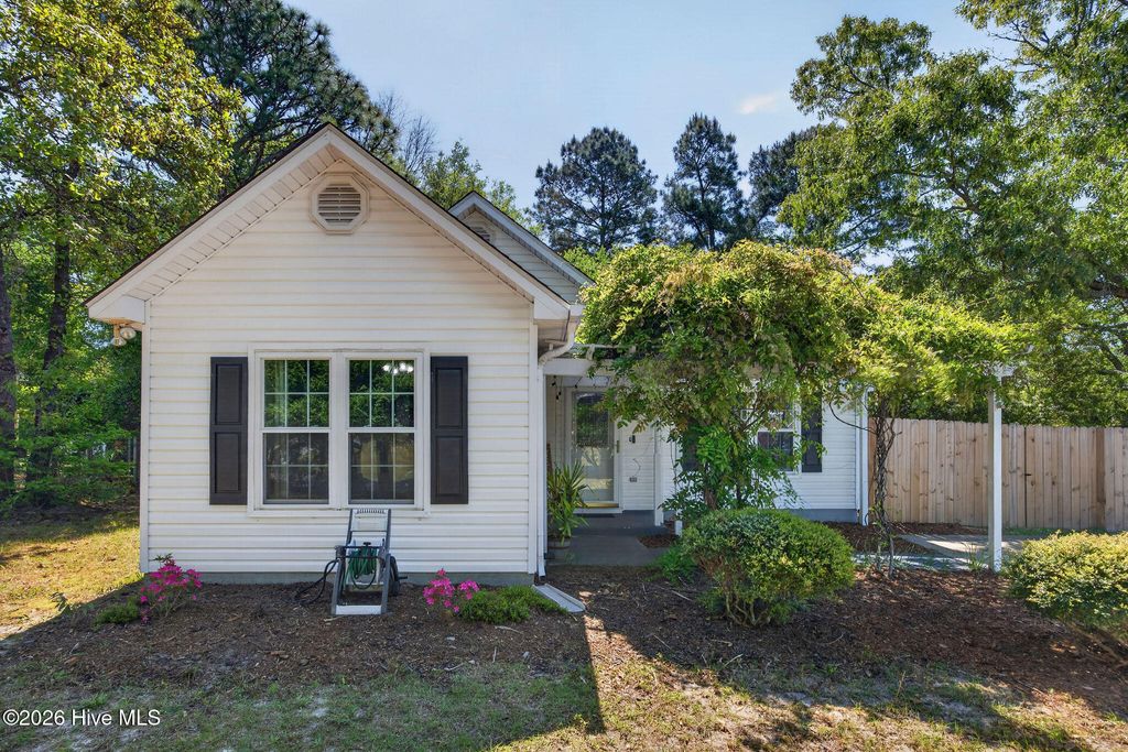 Photo of 315 Tangle Oaks Court SE, Leland, NC 28451 (MLS # 100567464)