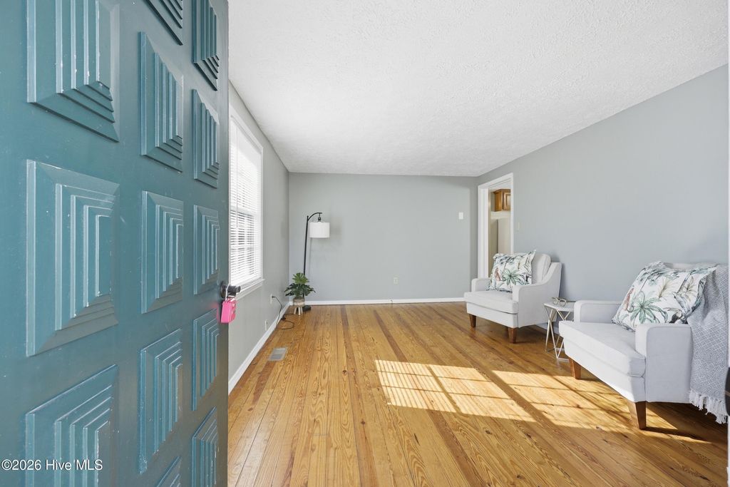 Photo of 205 W Gale Street, Edenton, NC 27932 (MLS # 100559618)