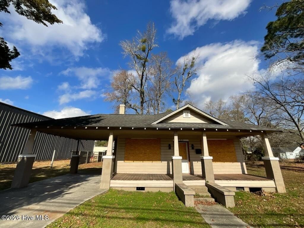 Photo of 208 W Calhoun Street, Whiteville, NC 28472 (MLS # 100550702)