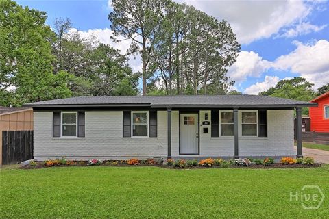 Homes For Sale - 1217 E 34th Street<br/> Savannah, GA 31404