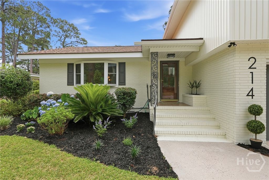 Photo of 214 Oxford Drive, Savannah, GA 31405 (MLS # SA357117)