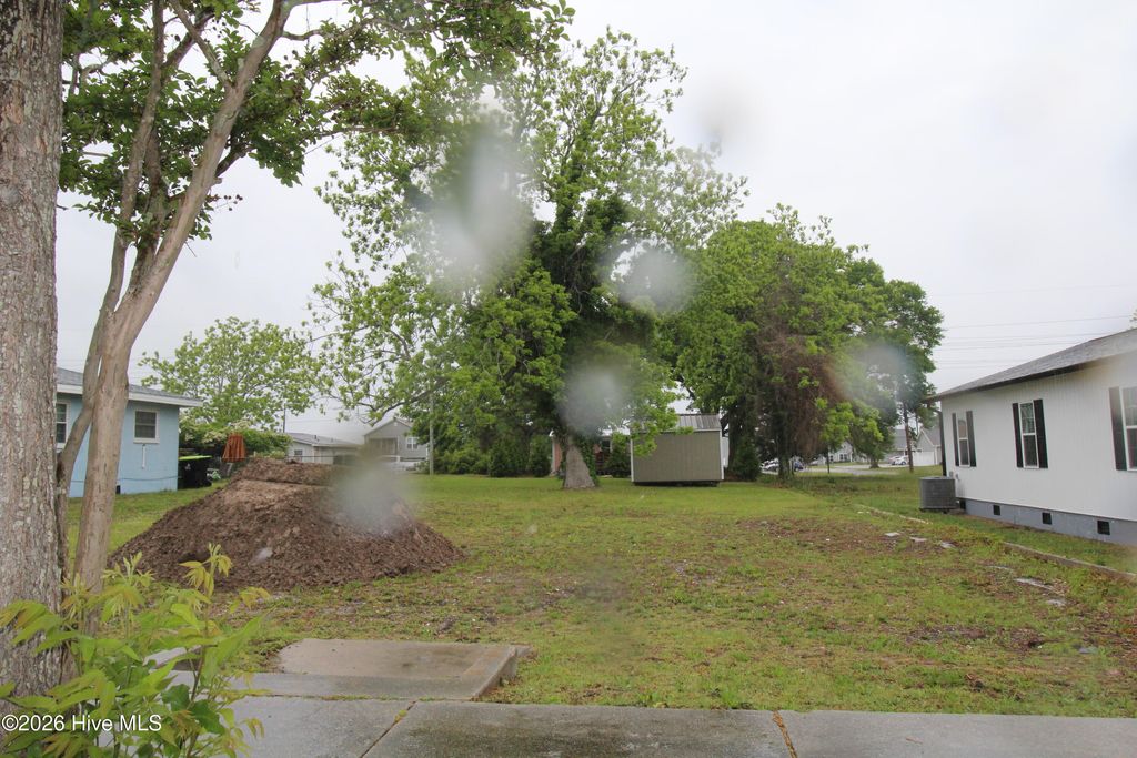 Photo of 1308 Fisher Street, Morehead City, NC 28557 (MLS # 100574834)