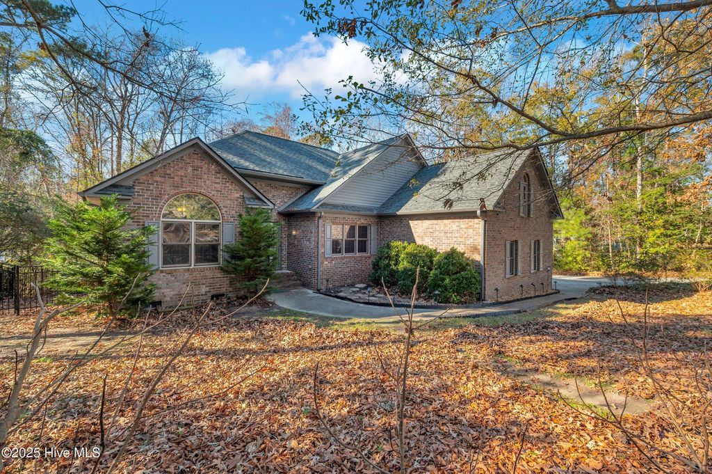Photo of 214 Ravenswood Road, Hampstead, NC 28443 (MLS # 100548382)