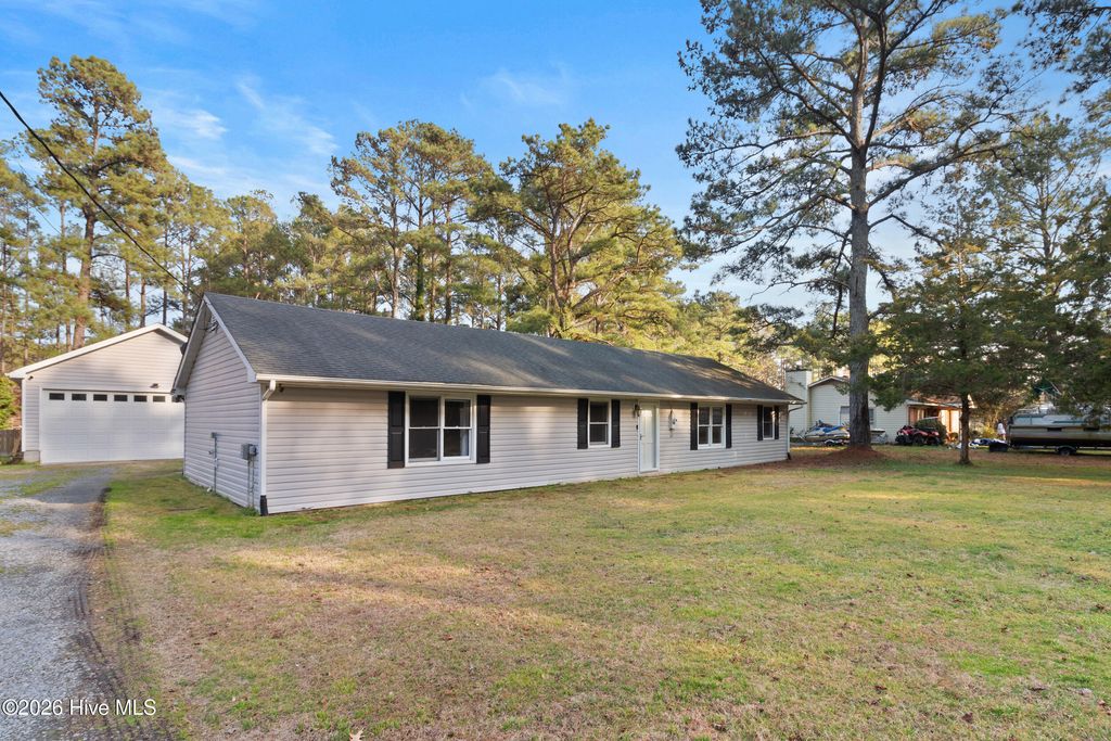 Photo of 113 Hastings Drive, Moyock, NC 27958 (MLS # 100558412)