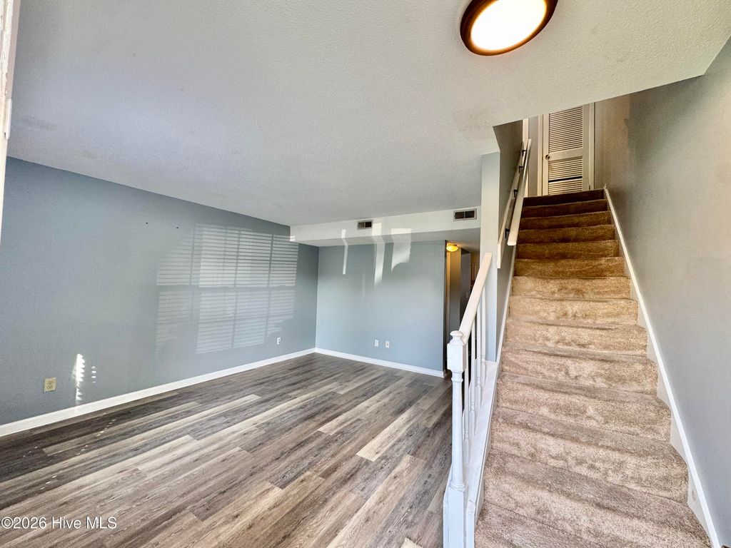 Photo of 141 King George Court, Jacksonville, NC 28546 (MLS # 100574839)