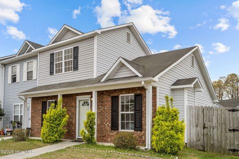 Townhouse For Sale - 207 Timberlake Trail<br/> Jacksonville, NC 28546