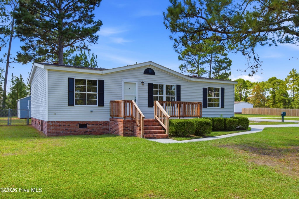 Photo of 101 Larch Court, Hubert, NC 28539 (MLS # 100602005)