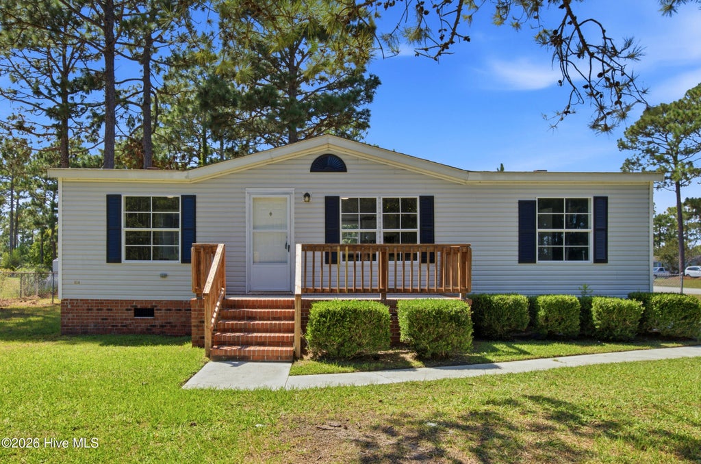 Photo of 101 Larch Court, Hubert, NC 28539 (MLS # 100602005)