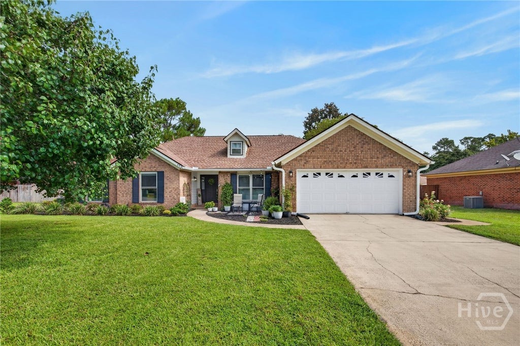 Photo of 522 Maxwelton Circle, Hinesville, GA 31313 (MLS # SA363520)