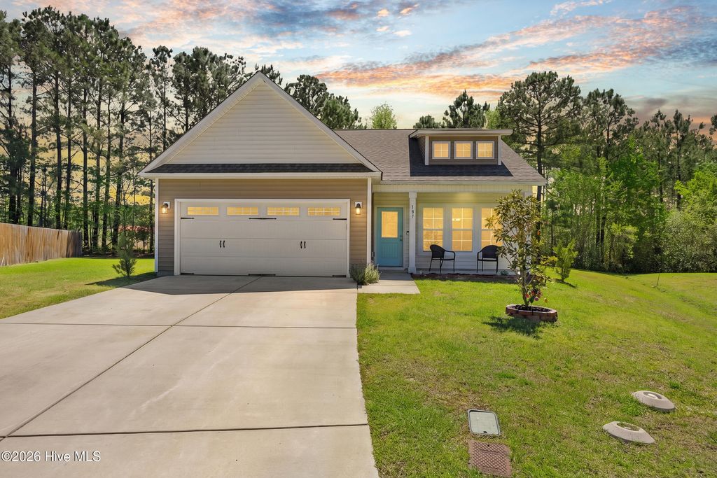 Photo of 107 Clymer Court, Hubert, NC 28539 (MLS # 100566658)