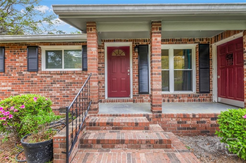 Photo of 402 N Sangrena Drive, Pooler, GA 31322 (MLS # SA351679)