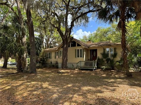 Homes For Sale - 2 Moss Pointe Court<br/> Chatham County, Savannah, GA 31410