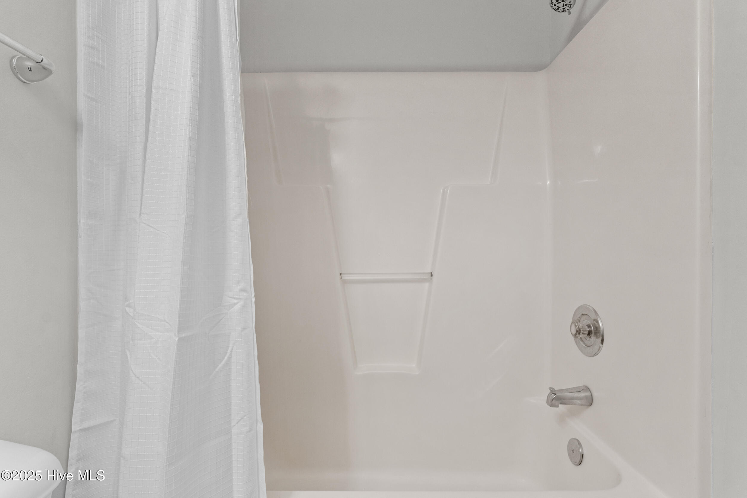 Wilmington, North Carolina 28405, United States, 2 Bedrooms Bedrooms, ,2 BathroomsBathrooms,Residential,Pending,255960