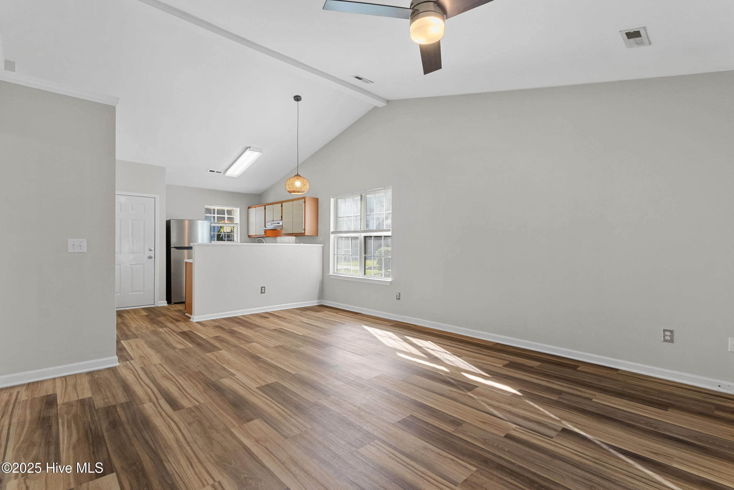 Wilmington, North Carolina 28405, United States, 2 Bedrooms Bedrooms, ,2 BathroomsBathrooms,Residential,Pending,255960