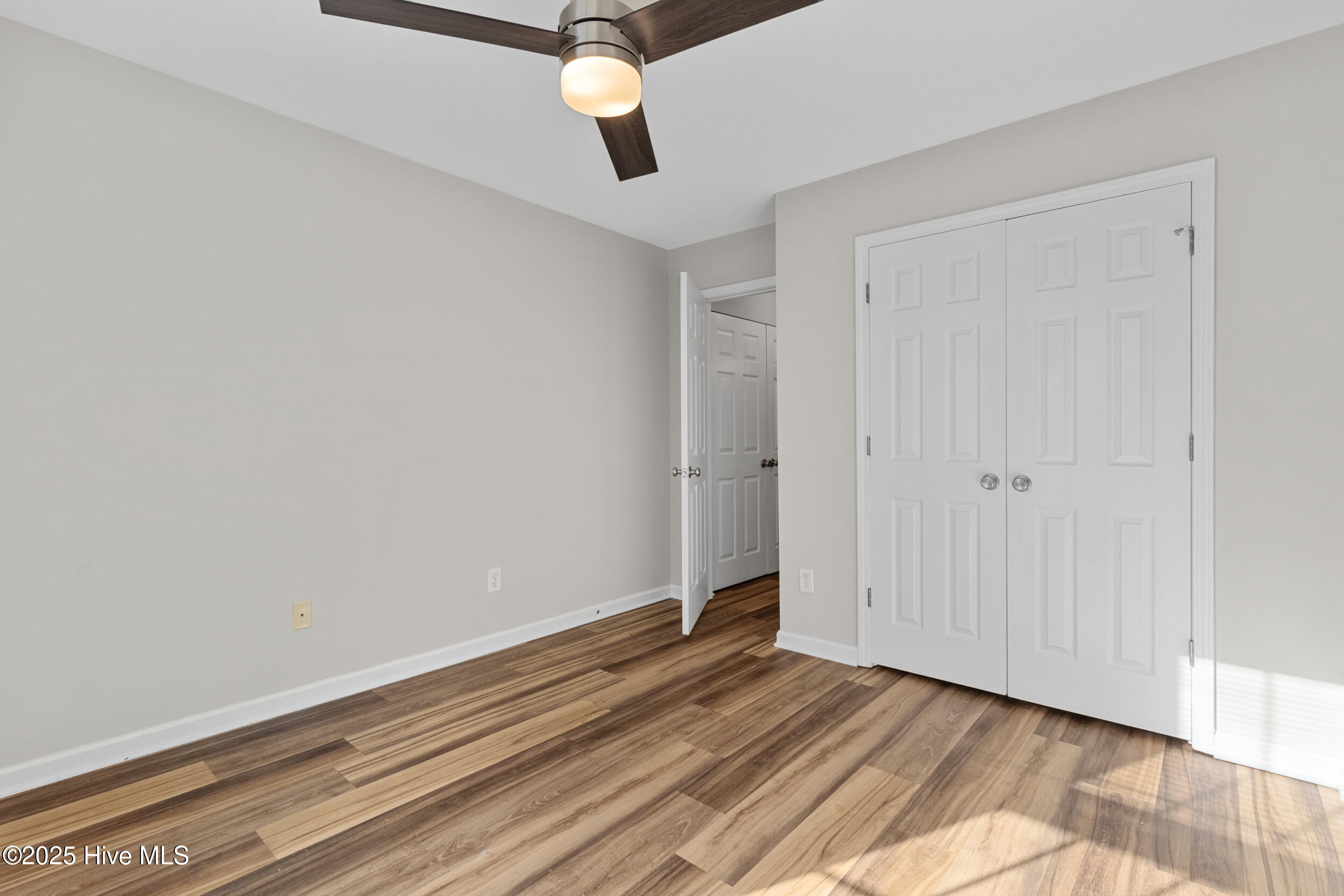 Wilmington, North Carolina 28405, United States, 2 Bedrooms Bedrooms, ,2 BathroomsBathrooms,Residential,Pending,255960