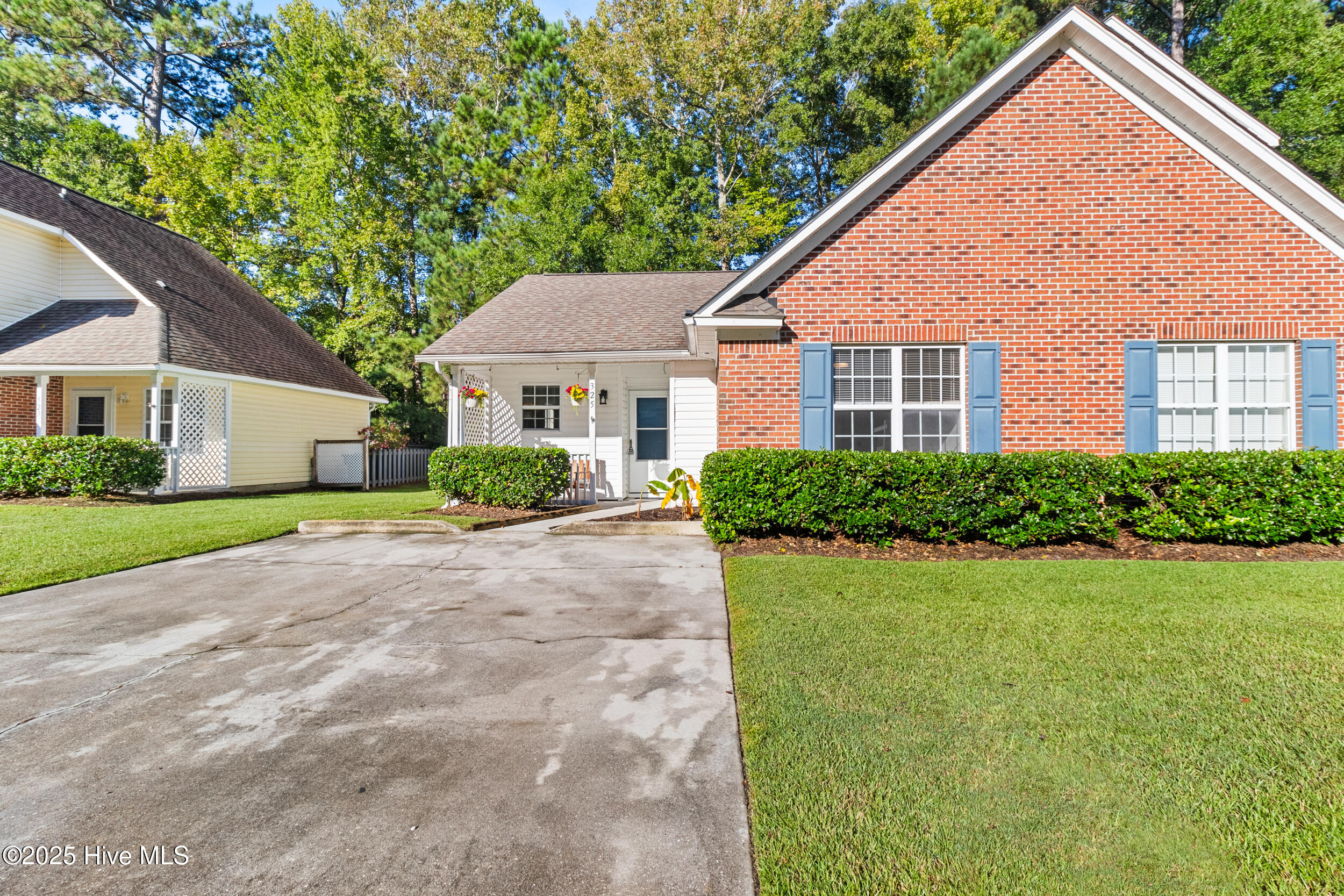 Wilmington, North Carolina 28405, United States, 2 Bedrooms Bedrooms, ,2 BathroomsBathrooms,Residential,Pending,255960